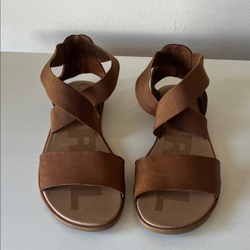 Sorel Women's Brown Crisscross Sandals